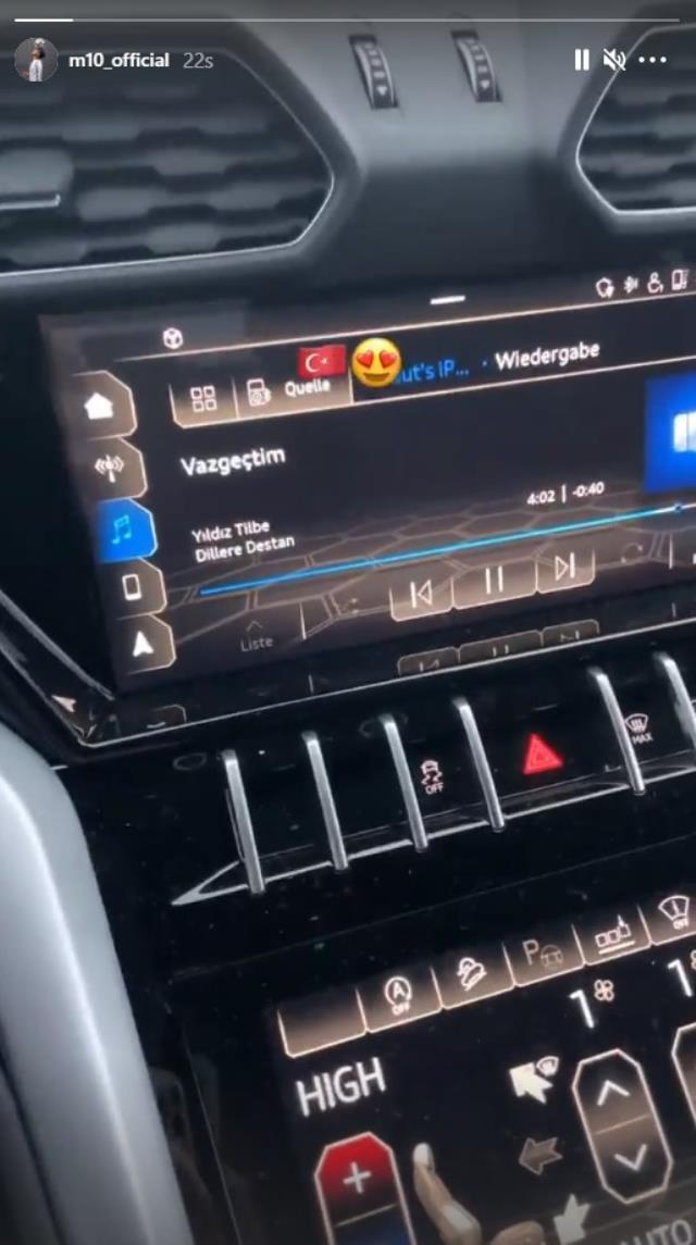 Mesut Özil'den sosyal medyayı sallayan Yıldız Tilbe paylaşımı: Seninle büyüdük