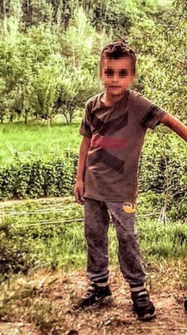 İstanbul'da köpekten kaçan 10 yaşındaki çocuk, arabanın altında kalarak can verdi