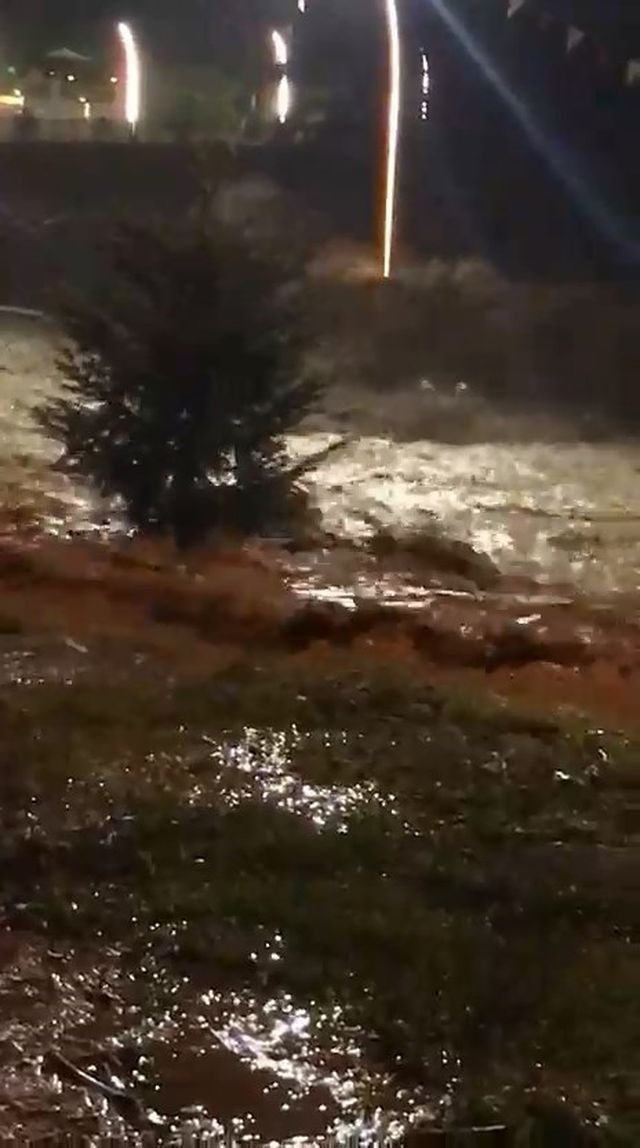 Rize'de Sağanak Sele Neden Oldu, Kurtarma Çalışmaları Devam Ediyor