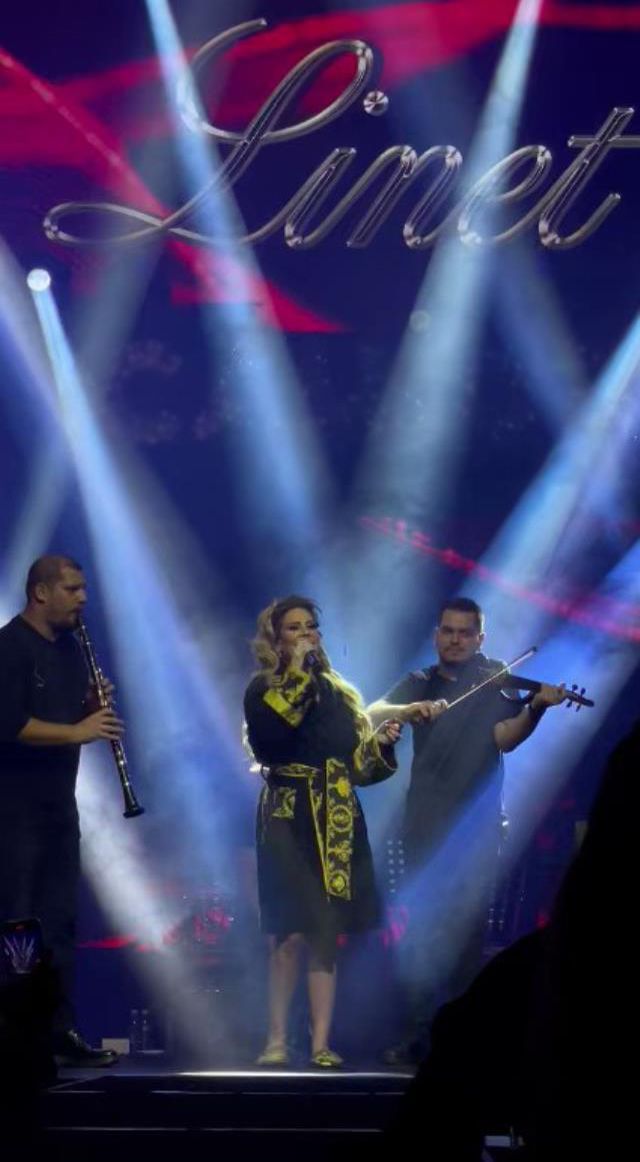 Linet sahneye bornoz ve terlikle çıktı, kombinin fiyatını duyanlar kulaklarına inanamadı