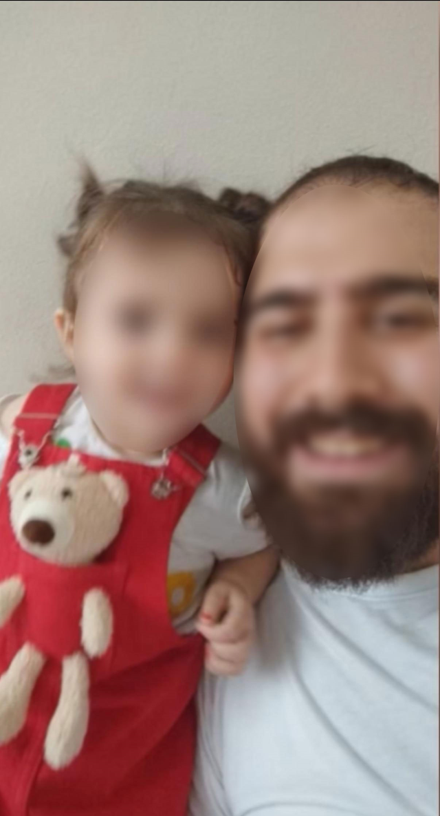 Boşanma aşamasındaki eşinin evinin önünde video çekip kendini vurdu