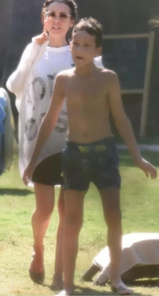 Özgü Namal... ÇILGINA DÖNDÜ, 'BEN ONLAR GİBİ DEĞİLİM!'