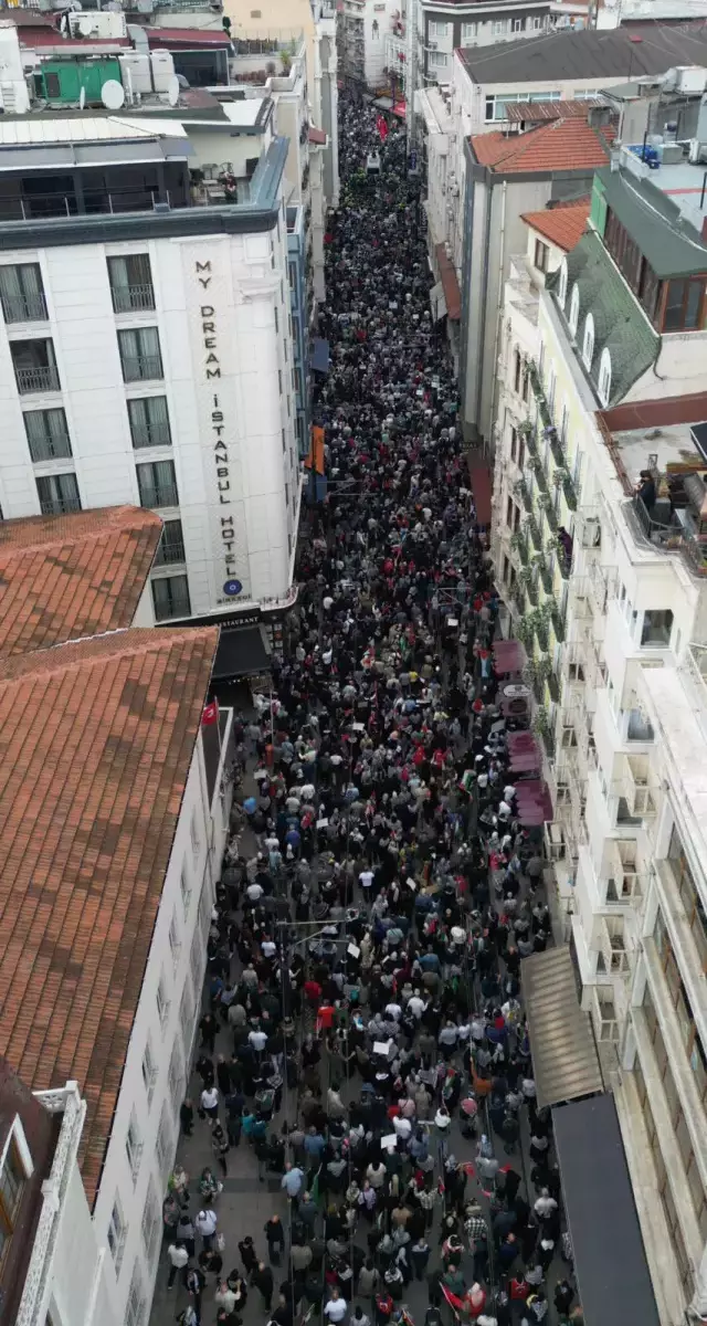 Yürüyüşe katılanlardan kare