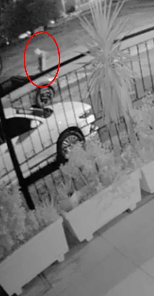 16 gün önce 1,5 Milyon TL'ye aldığı otomobilini komşusu taşla çizdi