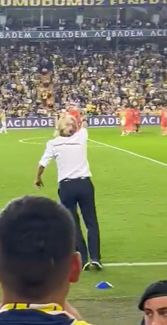 Fenerbahçe penaltı kazandı, Jorge Jesus kenarda adeta kendini paraladı! Israrla Pedro'yu işaret etti