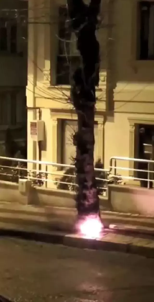 Avcılar'da yeraltı kabloları yine alev alıp patladı