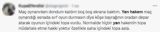 Herkes Galatasaray'ın maçı oynanırken yan hakemin sahaya girip yaptığı hareketi konuşuyor