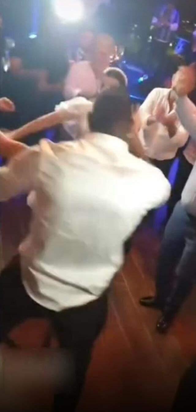 Balotelli, Adana'daki düğünde çiftetelli şov yaptı! Başkan'la karşılıklı döktürdü