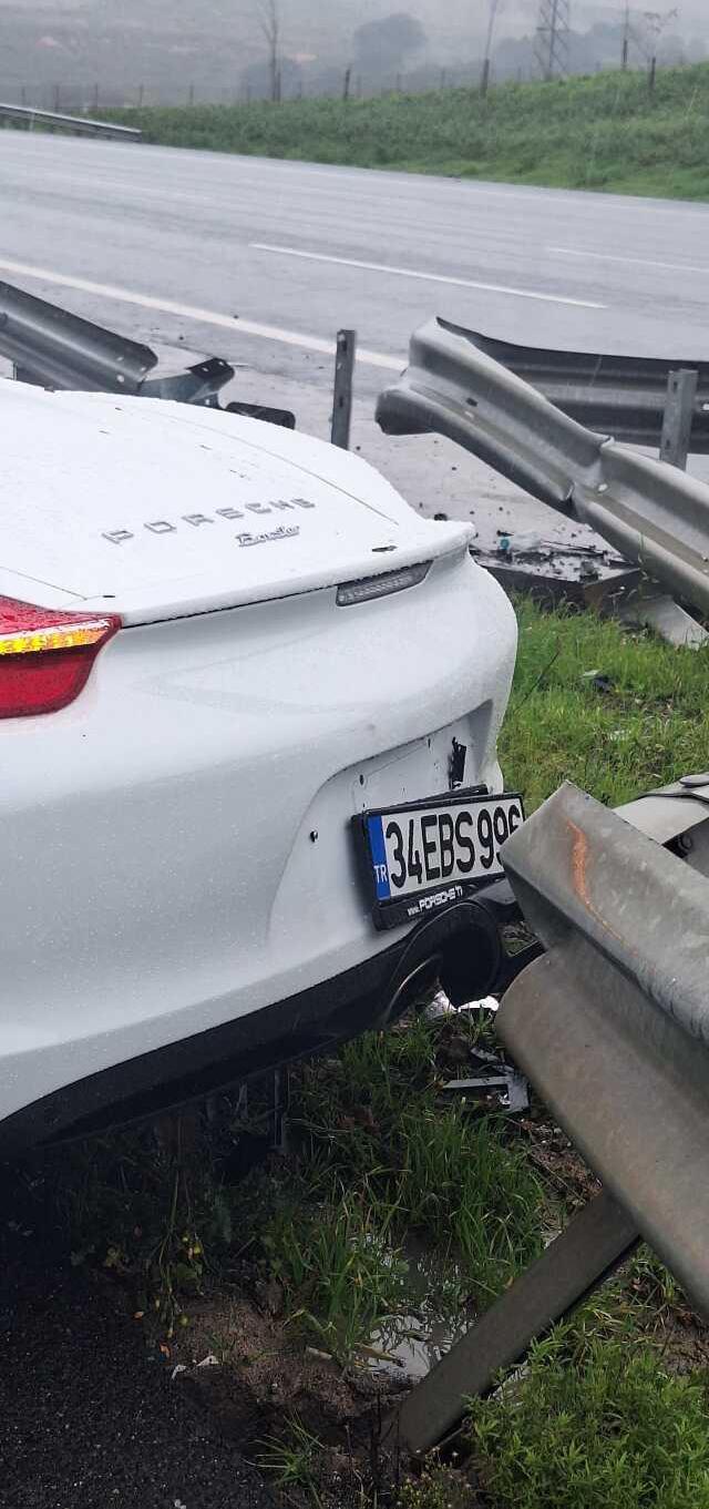 Ünlü İş Adamı Sinan Urfalı, Lüks Ferrari ile Kaza Yaptı