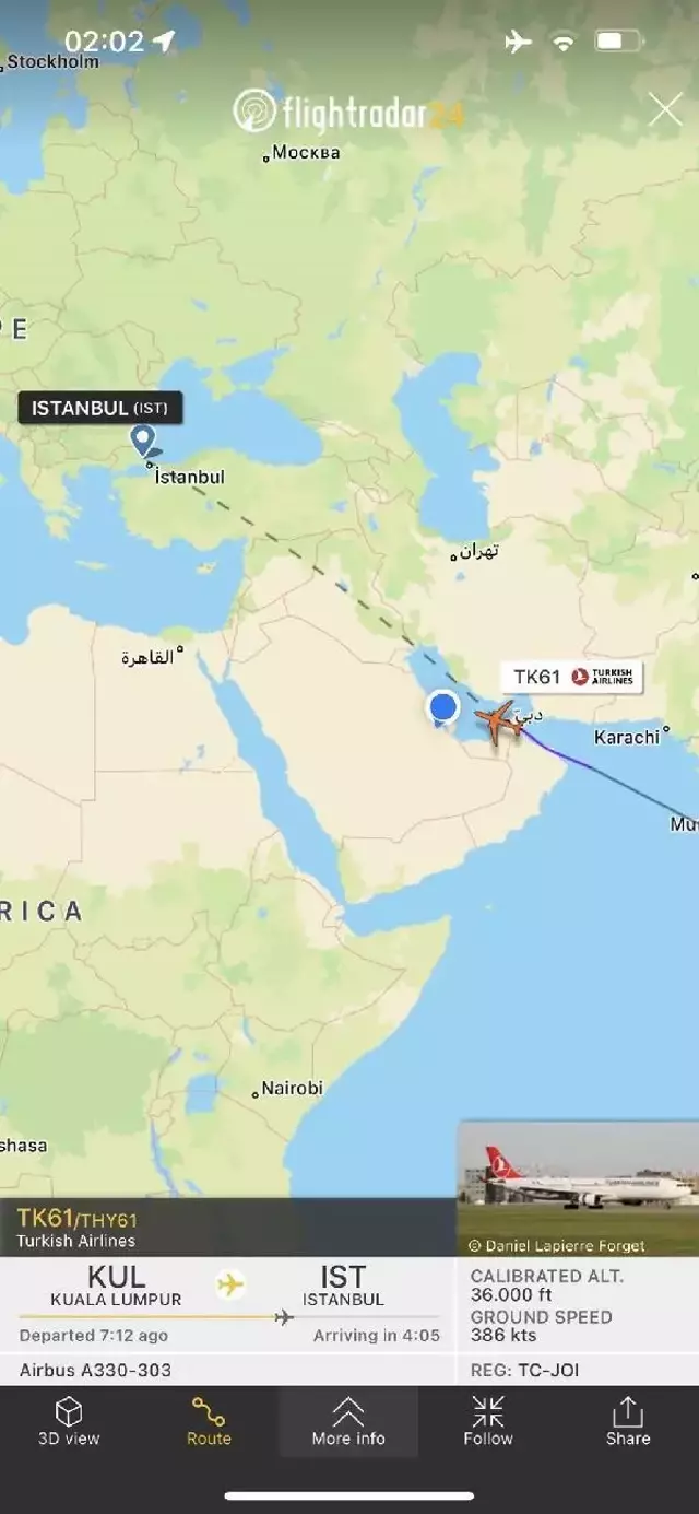 Pilot çift, Basra Körfezi semalarında tesadüfen karşılaştı