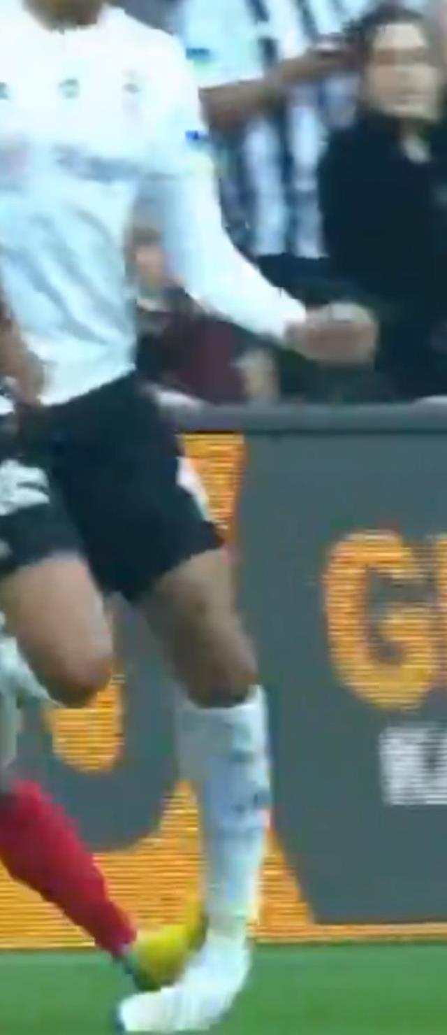 Kartın rengi çok tartışılacak! VAR, Beşiktaş taraftarına saç baş yoldurdu