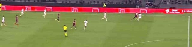 Kendi sahasından aldı, götürdü! Onuachu'dan şapka çıkarılacak gol