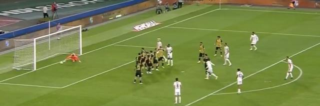 Beşiktaş maçında ilginç anlar! Kaleci kaleyi boş bıraksa gol geçersiz sayılacaktı