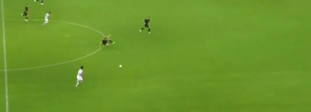 Sen ne yaptın İsmail! Fenerbahçe'nin genç yıldızı, Hull City defansını perişan etti