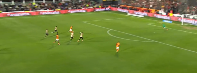 Ziyech, bomboş kaleye gol atamadı