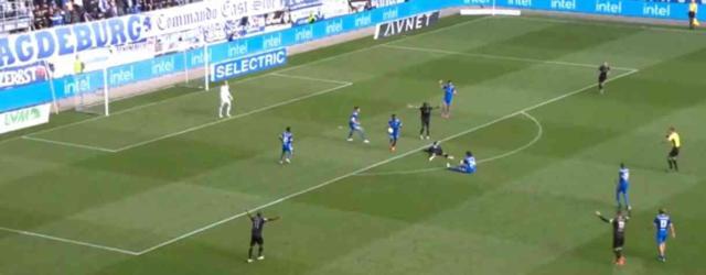 Almanyadaki maçta futbol sahalarında ender görülen 2 penaltı pozisyonu yaşandı