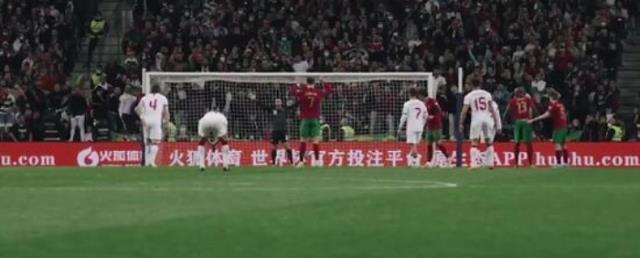 Hayallerimizi Ronaldo yıktı! Penaltı sırasında Burak Yılmaz'a olay hareket