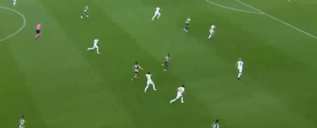 Tribünler bir an sahadakini Messi zannetti! Herkes Ferdi Kadıoğlu'nun yaptıklarını konuşuyor