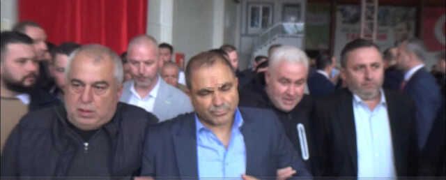Milletvekili aday adayının kalbi heyecana dayanamadı