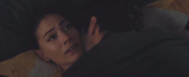 Demet Özdemir ve Şükrü Özyıldız'ın Sevişme Sahnesi Olay Oldu! Oğuzhan Koç Küplere Bindi...