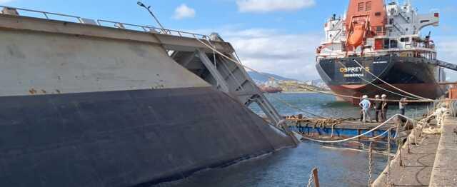 Tuzla'da Gemi Havuzu Çöktü, Vinç Devrildi