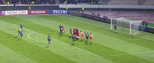 Herkes şaştı, kaldı: Serdar Dursun, bu hareketleriyle maça damga vurdu