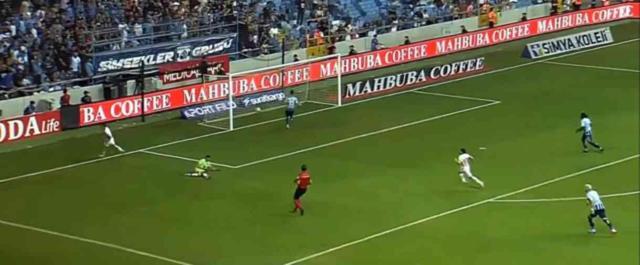 Herkes bu golü konuşuyor! Adana Demirspor'un 15 yaşındaki kalecisinden akılalmaz hata