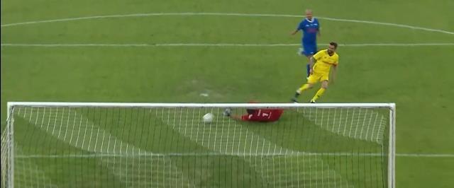 57 yaşındaki Hagi ağızları açık bıraktı! Herkes, Mutu'nun jübile maçındaki asistini konuşuyor