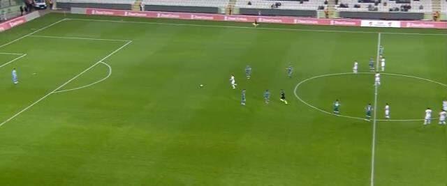 Türkiye Kupası maçında ilginç anlar! Vanspor'un gol atması için kaleyi açan Konyaspor gönülleri fethetti