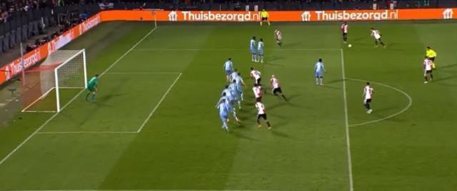 Kaleciyi fena avladı! Orkun Kökçü, Avrupa'yı kendine hayran bırakmaya devam ediyor