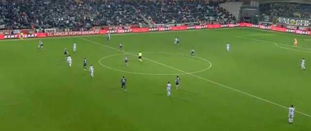 Süper Lig'in kaderini değiştiren gol öncesinde ofsayt var mı? Yorumcuların hepsi aynı noktaya takıldı