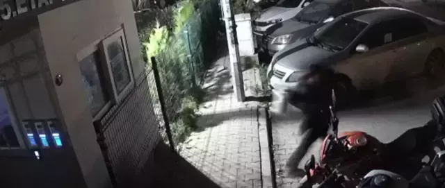 İzmir'de takıntılı erkek dehşeti kamerada: Pusu kurup defalarca kurşun yağdırdı