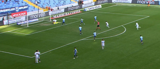 Süper Lig'de korku dolu anlar: Vedat Karakuş, hastaneye kaldırıldı