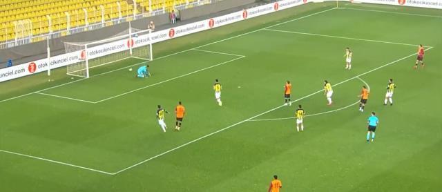 Gençlerin derbisinde kazanan Galatasaray! Herkes Fenerbahçe'nin yediği golü konuşuyor