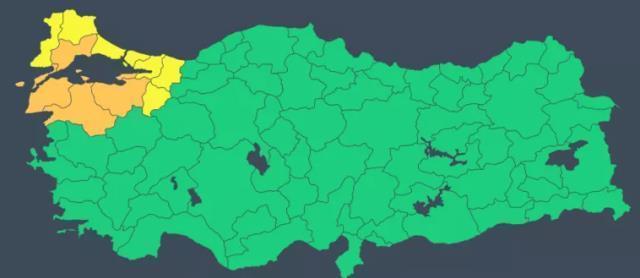 İstanbul alarma geçti! Etkisini iyiden iyiye artıran sağanak yağış saat 15.00'e kadar devam edecek