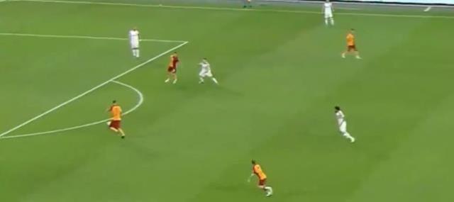 Seferovic bu pozisyonda yaptığıyla Galatasaraylıları şoka soktu! Herkes birbirine aynı soruyu soruyor