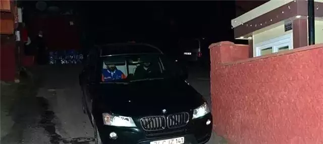 Demet Özdemir'den ayrılan Oğuzhan Koç, görüntülenmemek için köşe bucak kaçtı