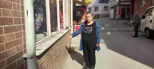 Balkondan hırsızın kafasına tabak yağdırdı, hırsızlar arkalarına bakmadan kaçtı