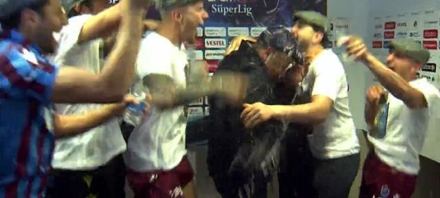 Canlı yayına damga vuran baskın! Abdullah Avcı ve muhabir ne yapacağını şaşırdı