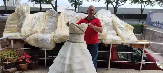 Bursalı esnaftan alkışlanacak hareket! Her biri binlerce değerindeki sıfır gelinlikleri bedava veriyor