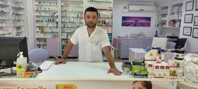 Bursa'da akılalmaz soygun! Hasta gibi geldi, sadaka kutusu ve telefonu çaldı