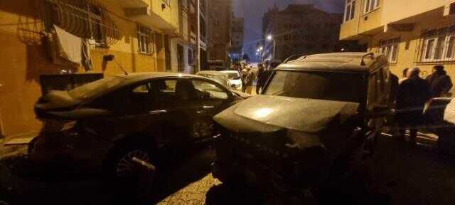 İstanbul'da bir garip olay! Lüks cipiyle 13 araca çarptı