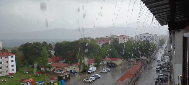 Bitlis'te Şiddetli Yağmur Hayatı Olumsuz Etkiledi