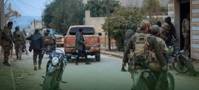 Suriye'de kritik gelişme! Rejim askerlerinin durduramadığı muhalifler 20 bölge daha ele geçirdi