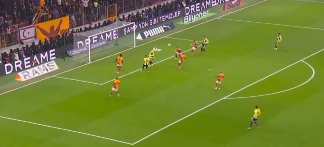 Fenerbahçe'nin Galatasaray'a attığı gol iptal oldu