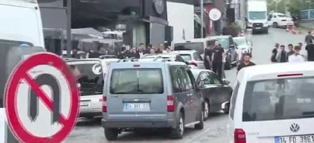 Üsküdar'daki kafelerin yıkımı sırasında İBB İmar Müdürü Ramazan Gülten darbedildi