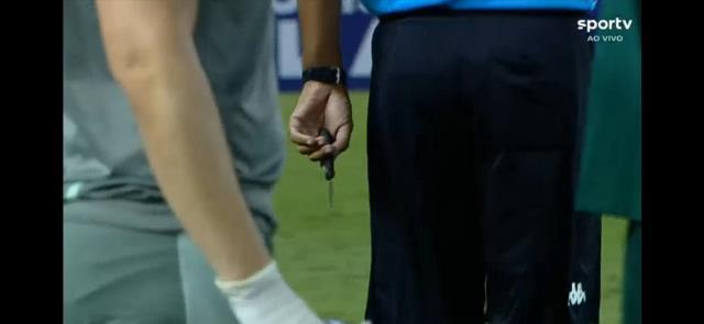 Eyvah eyvah! Alex de Souza'nın maçına bıçaklı saldırı