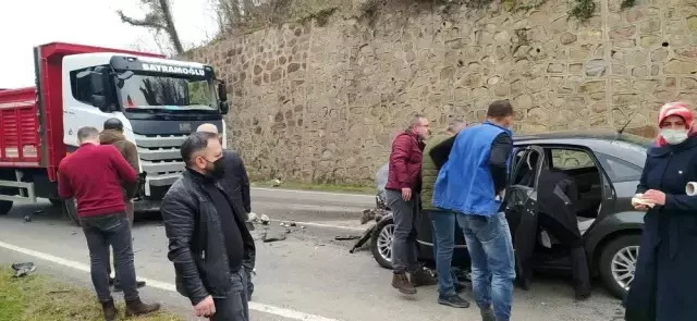 Otomobil ile kamyonun çarptığı feci kazada can pazarı: 2 ölü, 2 yaralı