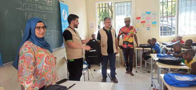Avrupalı Türkler, Afrikalı Çocukları Bayramda Sevindirdi