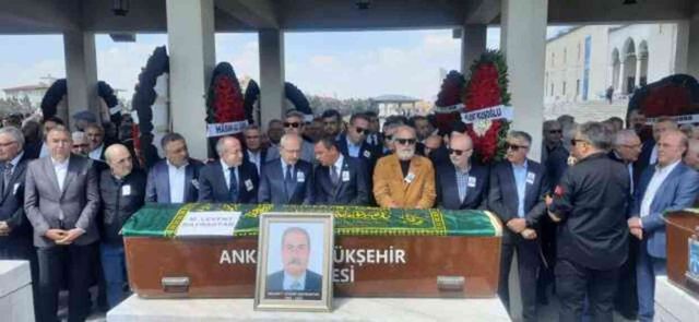 Kılıçdaroğlu ve Özel, aylar sonra aynı karede! Tabuta beraber omuz verdiler